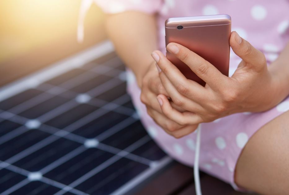 How Solar Fashion Could Power Your Phone